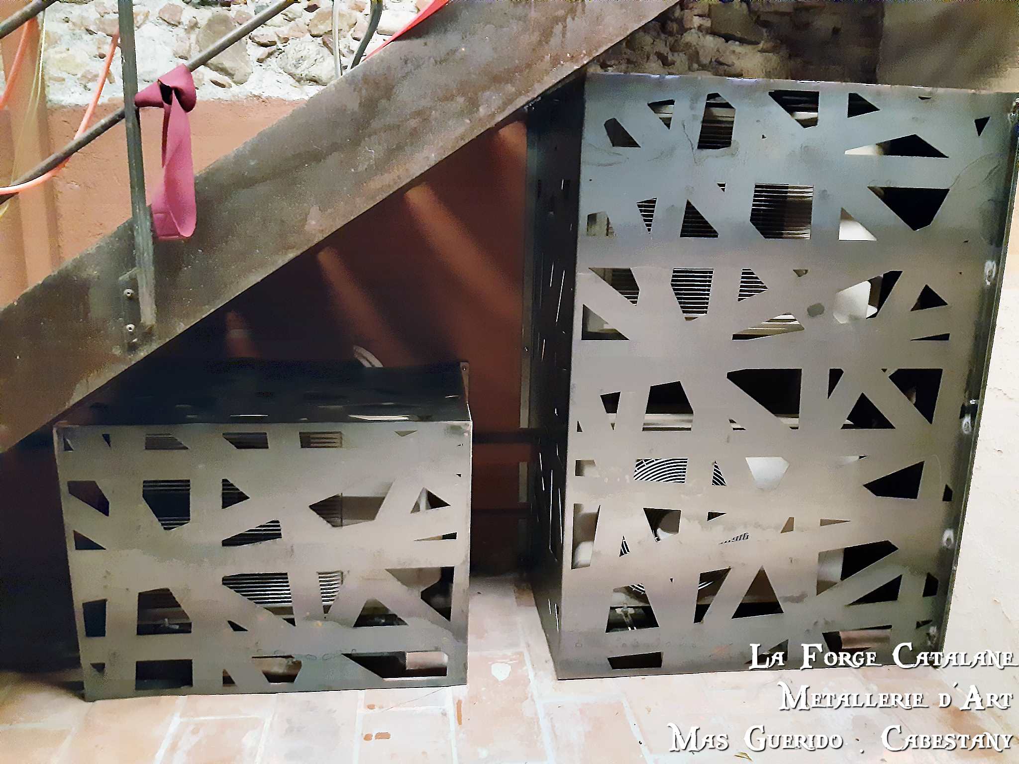 caches clim remplissage formes geometrique en decoupe laser forge catalane.jpg